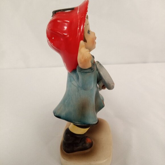 Vintage Lefton Porcelain Figurine Little Boy Fireman Model #050 from 1957 - Picture 4 of 6